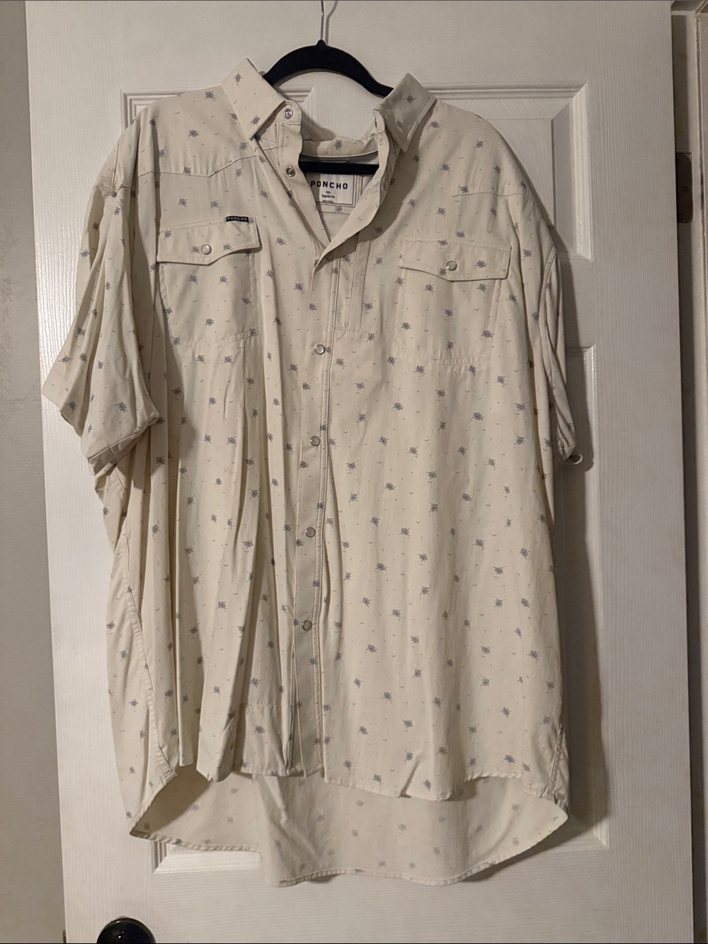 Poncho Cream Short-Sleeve Button-Down Shirt with Subtle Print